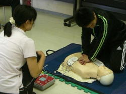 救命講習　AED体験