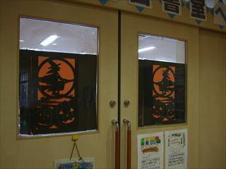 DSCF2441図書室ハロウィン_R.JPG