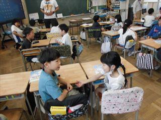 3年生 rock,paper,scissors - 尼崎市立成徳小学校