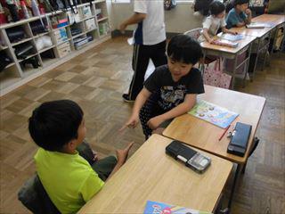 3年生 rock,paper,scissors - 尼崎市立成徳小学校