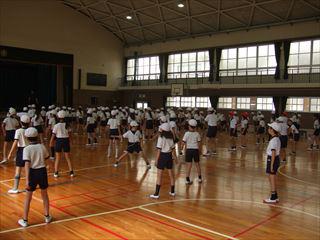 DSCF0809体育大会練習5年_R.JPG