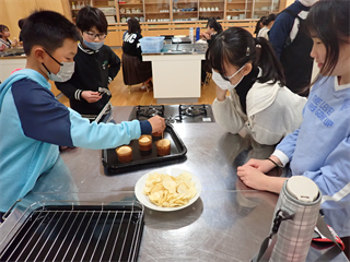 P3246231_R.PNG