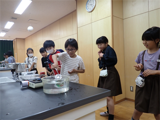 P6032057_R.PNG