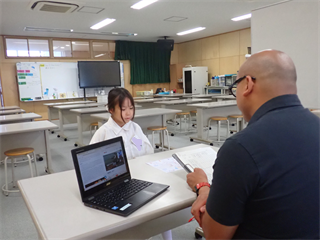 P6117872_R.PNG