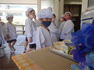 P6122181_R.PNG