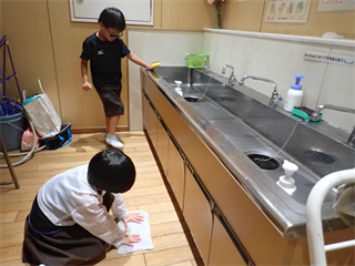 P7098341_R.PNG
