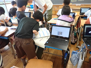 P7122737_R.PNG