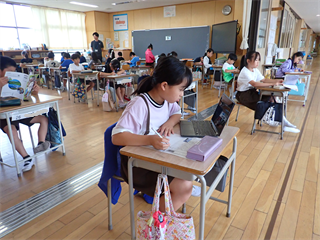 P7122744_R.PNG