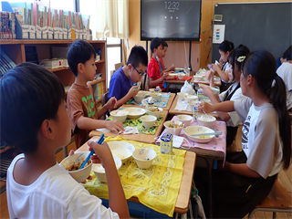 P9018567_R.PNG