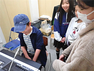 P4166605_R.PNG