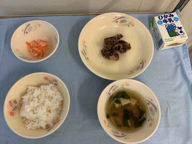 R081008記念給食02_R.JPG