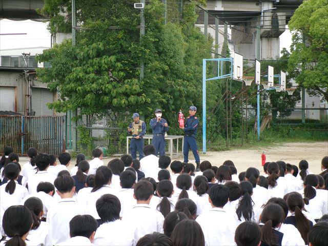 100_0052_R.JPG