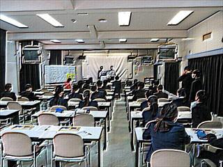 Photokako-emboss-xyJu3Ph8MOWiAk7o_R.jpg